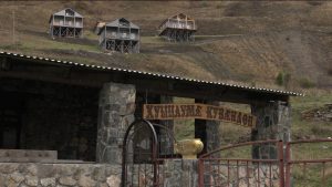 Жители Лаца обеспокоены строительством коттеджей вблизи святых мест, к делу подключилась прокуратура