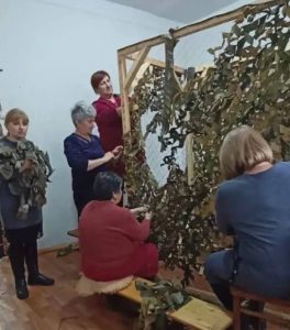 200 маскировочных сетей изготовили и отправили в зону СВО жительницы селения Црау