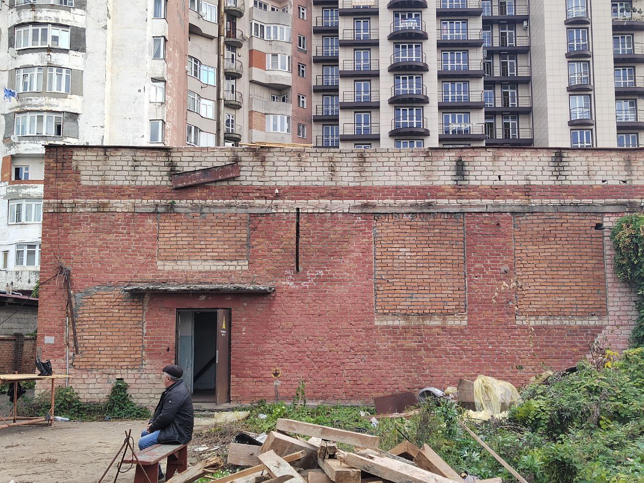 Специалисты из Краснодара ведут ремонтные работы на тяговой трансформаторной подстанции № 4 во Владикавказе