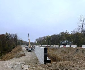 Продолжается строительство подпорных стен на дороге «Кавказ» – Хурикау – Малгобек – Моздок»