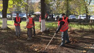 Масштабную уборку провели в Афганском сквере