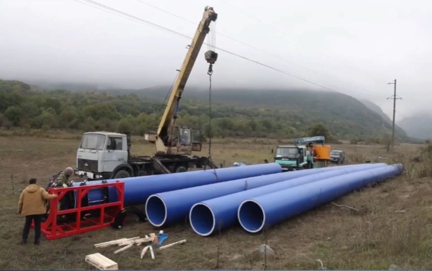 Более 400 метров новой трубы уже заменили в ходе реконструкции Балтинского водовода во Владикавказе