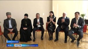 Адæмты иудзинады Бон нæ республикæйы Сæргълæууæг Сергей Меняйло фембæлд патриотон клуб «Фыдыбæстæ»-йы архайджытимæ