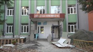 Дзæуджыхъæуы сывæллæтты 2-æм поликлиникæйы кусджытæ æмæ æвзонг пациенттæ æнхъæлмæ кæсынц декабрьмæ