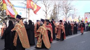 Дзæуджыхъæу сси стыр чырыстон бæрæгбоны бынат. Мингай уырнæг адæм Цæгат Ирыстоны алы рæттæй горæты уынгты сарæзтой  дзуæрттимæ цыд