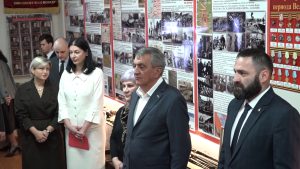 Сергей Меняйло посетил Музей боевой славы в 46-й школе Владикавказа