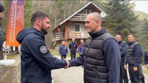 Двадцать сотрудников МЧС России пополнили элиту альпинизма, став обладателями жетона «Спасение в горах»