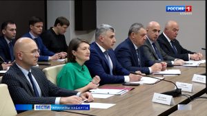 Ног азы бæрæгбæтты рæстæг æнæкъуылымпы куыстыл бацархайыны мадзæлттыл Дзанайты Барисы разамындæй ныхас цыди аппаратон æмбырды