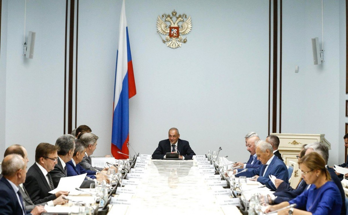 Заседание президиума Совета по межнациональным отношениям провел замруководителя администрации президента Магомедсалам Магомедов
