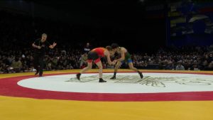 Сотни болельщиков накануне пришли поддержать борцов Северной Осетии и Дагестана