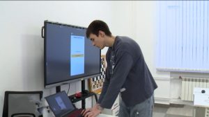 Ахуырдзау Дзиуаты Марат проект «Ахуырадон хъазт ирон æвзагыл» кæй бацæттæ кодта, уый тыххæй сси Сæргълæууæджы премийы лауреат