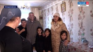 Представители Народного фронта поздравили многодетные семьи с Новым годом