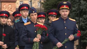 В День Неизвестного солдата на Аллее славы во Владикавказе почтили память павших защитников Родины