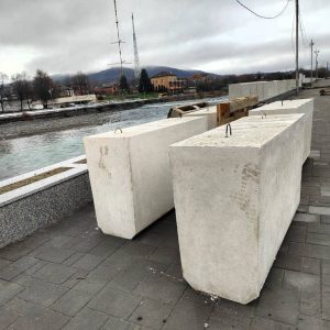 Продолжается благоустройство набережной в районе памятника Исса Плиеву