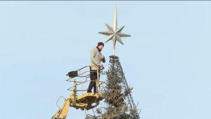 Главная елка республики снова засверкает новогодними огоньками