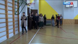 Парти «Иугонд Уæрæсе»-йы минæвæрттæ сбæлвырд кодтой, скъолаты бындурон цалцæггæнæн куыстытæ куыд æххæстгонд æрцыдысты, уый