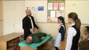 Къуымæллæгкаты Хасаны урочытæ æххæст сты æрмæст теорийæ нæ, фæлæ практикон зонындзинæдтæй дæр