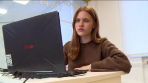 Анастасия Морозова бакуыста чысыл бизнесæн æххуысæн æфтиæгты æмæ товарты хыгъды программæйыл