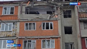 В Беслане обломки БПЛА упали на крышу пятиэтажного жилого дома