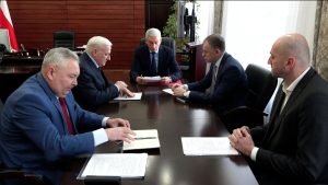 Премьер Борис Джанаев встретился с заместителем председателя правления МСП Банка Арсаном Демельхановым