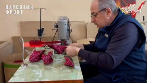 Более 3 тысяч пар качественных стелек из шерстяного волокна для бойцов СВО изготовили сотрудники «Народных художественных промыслов» «Умелец»