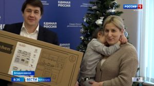 Представители партии «Единая Россия» продолжают исполнять детские желания в рамках Всероссийской благотворительной акции «Ёлка желаний»