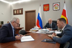 Проблемный участок дороги на улице Кабалоева в течение недели отсыпят щебнем, чтобы выровнять рельеф