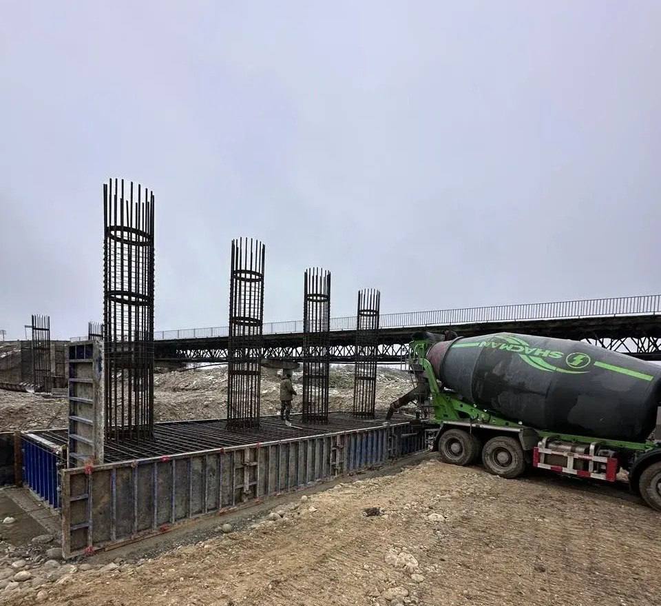 В Северной Осетии продолжается реконструкция моста через р.Лескен