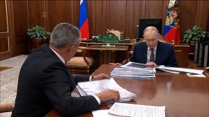 УФ-йы Президент Владимир Путин æмæ РЦИ-А сæргълæууæг Сергей Меняйлойæн кусæг фембæлд уыди Кремлы