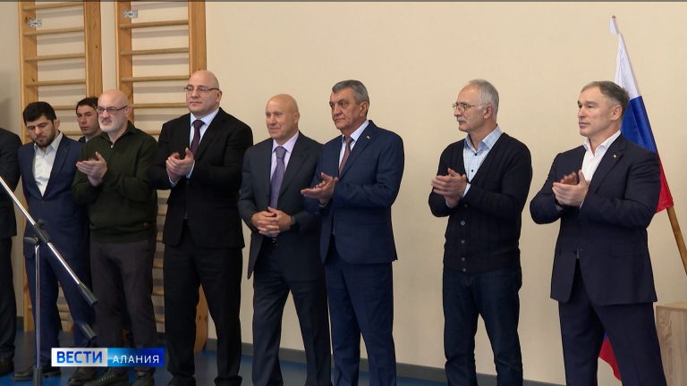 В Северной Осетии сразу в девяти школах республики торжественно открылись классы борьбы