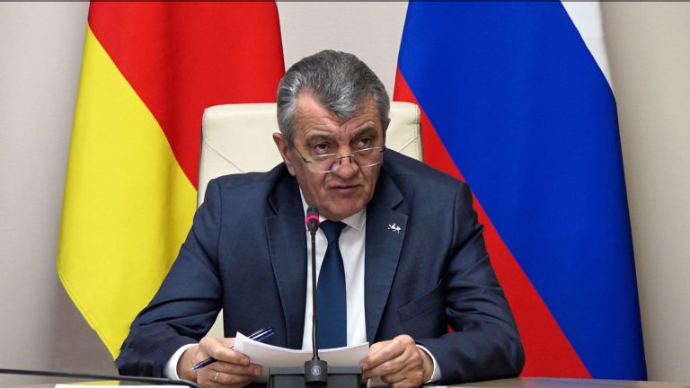 Аппаратное совещание: оперативная обстановка, восстановительные работы в Беслане, заболеваемость ОРВИ