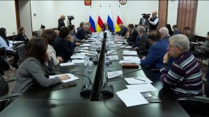 В Доме правительства прошло заседание комитета парламента по промышленности, транспорту, связи и предпринимательству