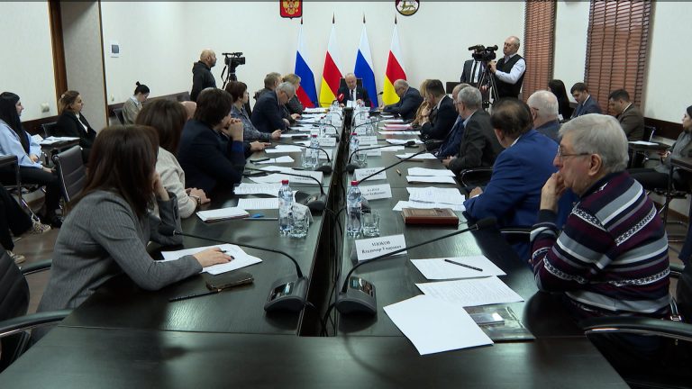 В Доме Правительства прошло заседание комитета парламента по промышленности, транспорту, связи и предпринимательству