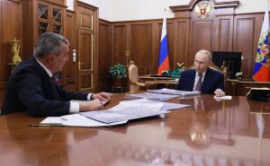 Владимир Путин провел рабочую встречу с Сергеем Меняйло