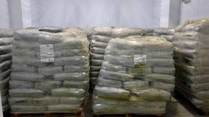 Ввоз 22 тонн рыбьего корма пресекли североосетинские таможенники