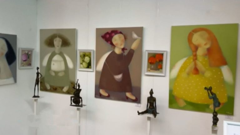 Персональная выставка осетинской художницы и керамиста Теи Келехсаевой открылась в Москве