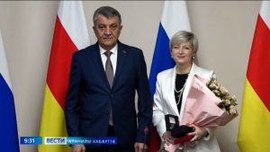 Платы Альбинæ йæхи фæндонмæ гæсгæ уæгъдгонд æрцыди Цæгат Ирыстоны Хицауады сæрдары хæдивæджы бынатæй