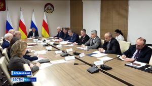 Аппаратное совещание: эпидобстановка, школе Владикавказе присвоено имя Героя России, поддержка молодежи