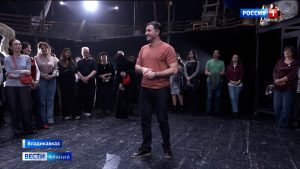 Ко Дню театра СОГАТ распахнул двери в свое закулисье, показав как рождается сценическое волшебство
