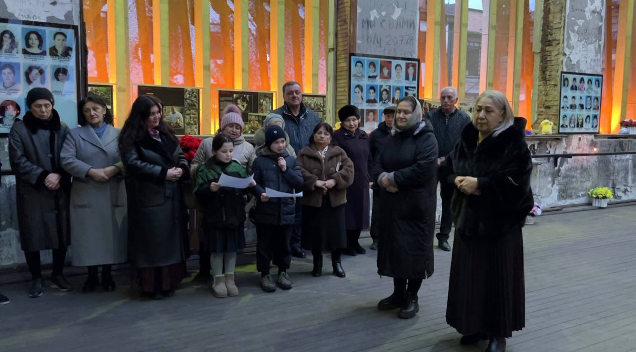 В Беслане зажгли свечи в память о детях, погибших в ходе военных действий