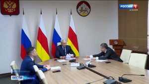 Борис Джанаев в режиме ВКС принял участие в совещании о работе системы электронной очереди МАПП «Верхний Ларс»