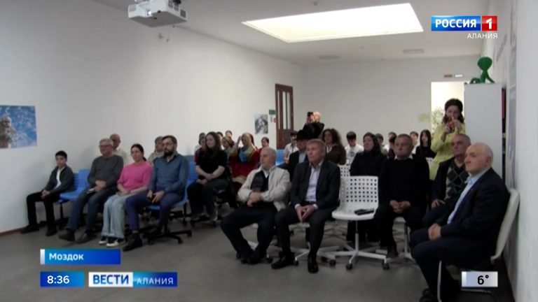 В Моздоке состоялась презентация книги Магомеда Гимбатова «Сердце отдаю детям»