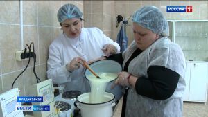 Вызов классическим рецептам: магистрант Горского ГАУ Катерина Куликова изготавливает моцареллу из козьего молока