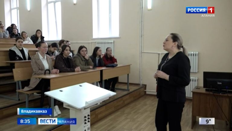 В СОГУ реализуют профориентационный проект «Педагогическая проба»