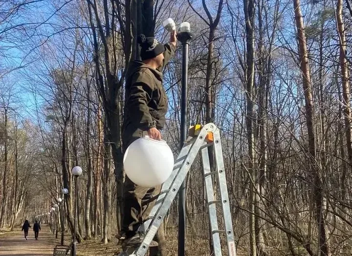 На улицах Владикавказа заменили более 60 осветительных приборов