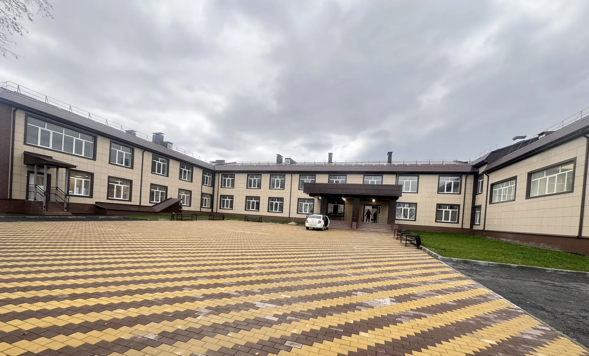 Реконструкция школы в Дур-Дуре близится к завершению