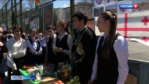 Благотворительная ярмарка в поддержку участников СВО и пострадавших жителей Дагестана прошла в 50-й школе Владикавказа