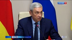Æрдзон газæй ифтонг кæныны æмæ лæггæдтæн фидыны фарстатыл ныхас цыд, Хицауады сæрдар Дзанайты Барисы разамындæй æмбырды