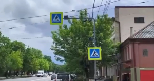 Новый светофор появился во Владикавказе на пересечении пр. Коста и улицы Братьев Газдановых