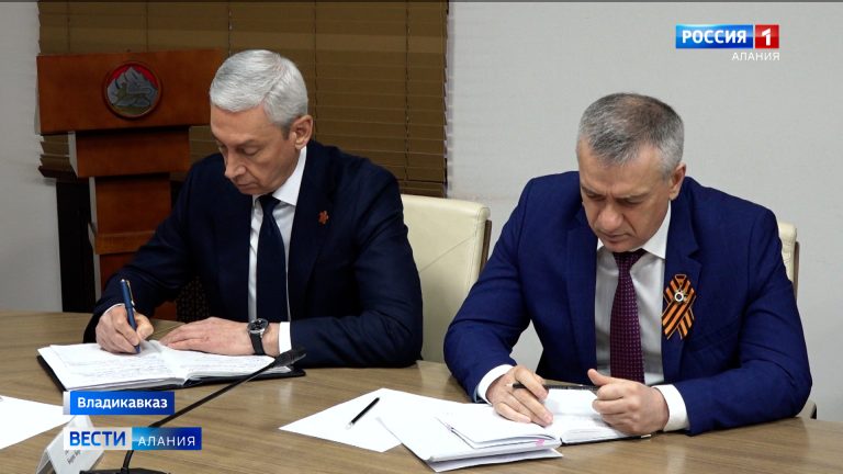 Аппаратное совещание: празднование Дня Победы, отопительный сезон, кадетский бал